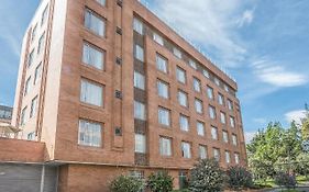Hotel Plaza Suites